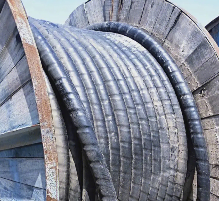 南方珠江電纜廠家告訴您使用電纜的安全要求是什么.jpg 南方珠江電纜廠家告訴您使用電纜的安全要求是什么.jpg